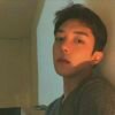 宝藏！20 岁左右高清帅气真人男照片头像来袭 男生头像 第4张