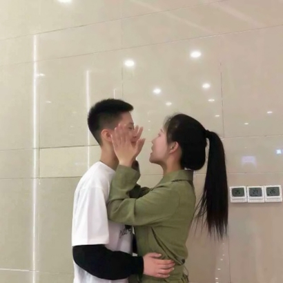 亲密双人情侣头像真人，甜蜜氛围简直要溢出屏幕啦！ 情侣头像 第9张