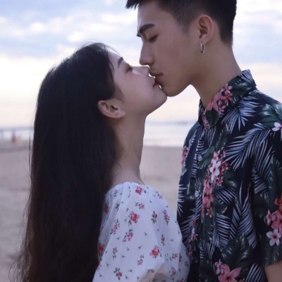 情头一左一右双人，情侣间的专属浪漫 情侣头像 第7张