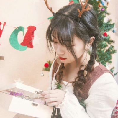 圣诞氛围感拉满的唯美女生头像来啦！ 女生头像 第2张
