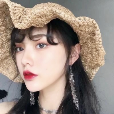 2025超潮流的女生真人QQ头像啦！ 女生头像 第9张