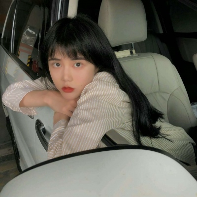 酷飒小姐姐必备的真人潮女头精选 女生头像 第5张