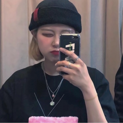 绝绝子！快手短发女生高清头像大全 女生头像 第13张