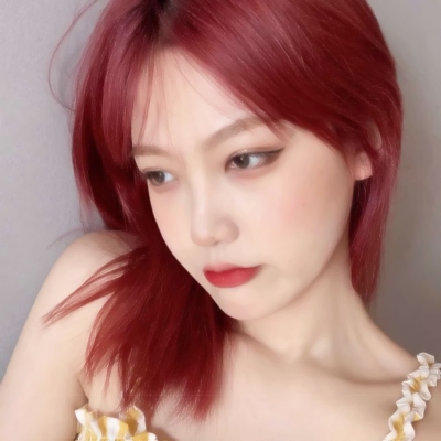 酷飒小姐姐必备的真人潮女头精选 女生头像 第10张