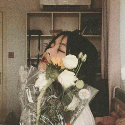 微丧感拉满的女生真人头像图片推荐 女生头像 第15张