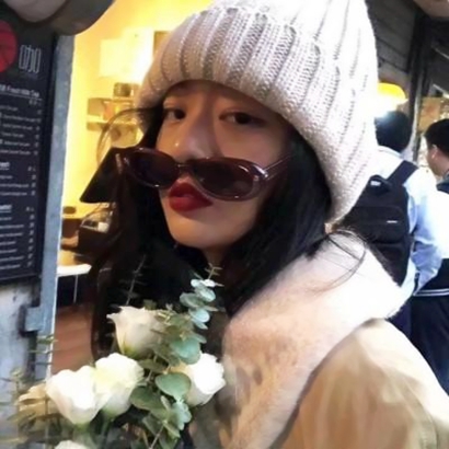 2025必看！超个性真人女生高清头像来袭🥰 女生头像 第8张