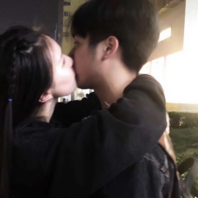 时尚潮流真人情侣一左一右高清头像来啦 情侣头像 第20张