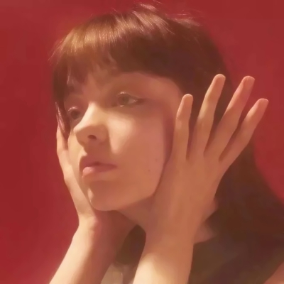 转运红色系女生真人头像来啦！ 女生头像 第3张