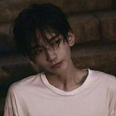 宝藏！20 岁左右高清帅气真人男照片头像来袭 男生头像 第1张