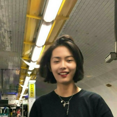 2025绝美真人小姐姐高清头像来袭✨ 女生头像 第15张