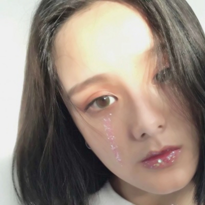 🔥2025超拽霸气女生真人头像来袭，酷到炸 女生头像 第2张
