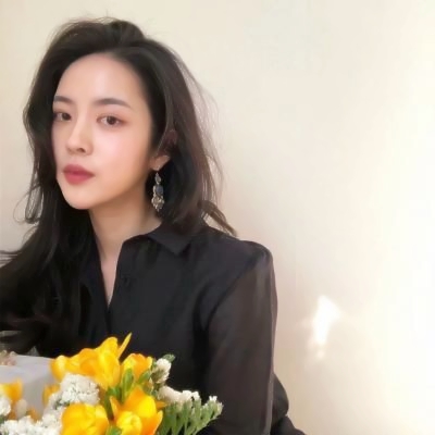 2025超潮流的女生真人QQ头像啦！ 女生头像 第2张