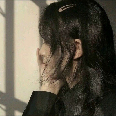 微丧感拉满的女生真人头像图片推荐 女生头像 第5张