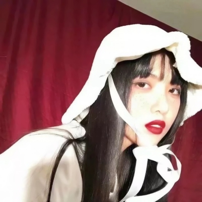 转运红色系女生真人头像来啦！ 女生头像 第7张