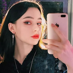 2025必看！超火爆真人微信头像女生图片来袭 女生头像 第11张