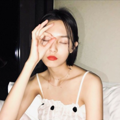 2025绝美真人小姐姐高清头像来袭✨ 女生头像 第2张