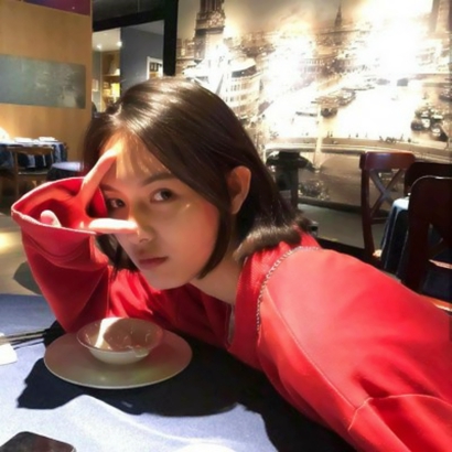 2025绝美真人小姐姐高清头像来袭✨ 女生头像 第13张