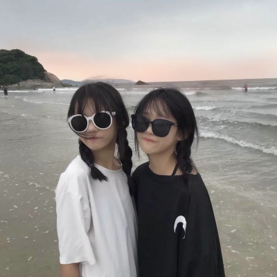QQ闺蜜头像两张一对高清图片，都散发着浓浓的闺蜜情 友情头像 第29张