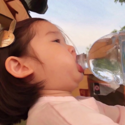 酷飒小姐姐必备的真人潮女头精选 女生头像 第12张