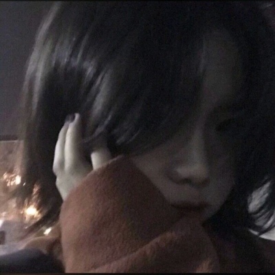 微丧感拉满的女生真人头像图片推荐 女生头像 第6张