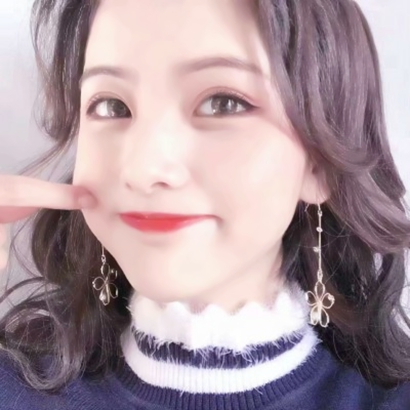 2025真人女生潮流头像图片 女生头像 第1张