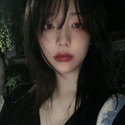微丧感拉满的女生真人头像图片推荐 女生头像 第7张