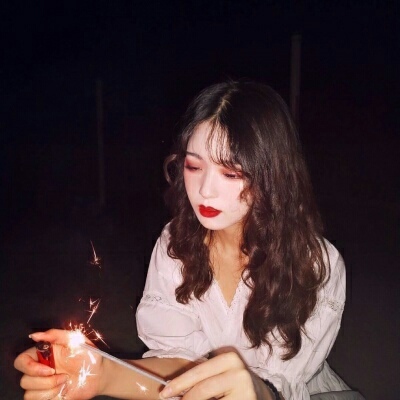 微丧感拉满的女生真人头像图片推荐 女生头像 第3张