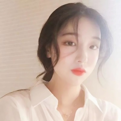 2025必看！真人气质女生高清头像来袭🥰 女生头像 第3张