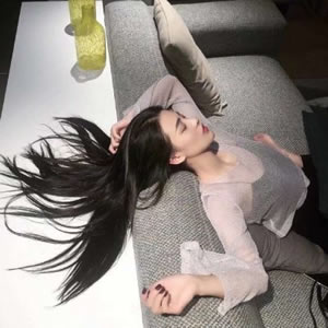 被这组真人高冷御姐头像拿捏了😍 女生头像 第2张