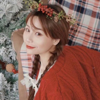 圣诞氛围感拉满的唯美女生头像来啦！ 女生头像 第1张