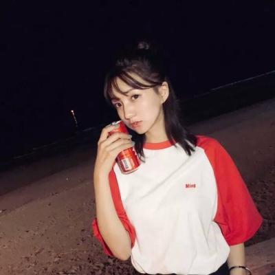 🔥2025超火真人女生红色系头像来袭 女生头像 第3张