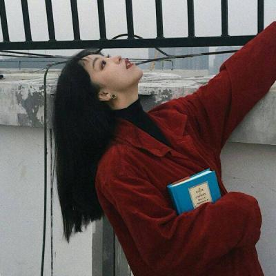 🔥2025超火真人女生红色系头像来袭 女生头像 第2张