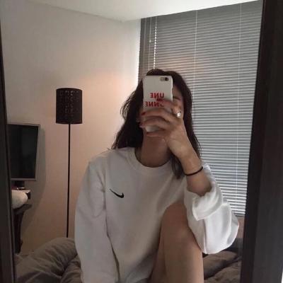 📱超绝的拿手机真人女生头像来啦 女生头像 第5张 📱超绝的拿手机真人女生头像来啦 女生头像 第5张