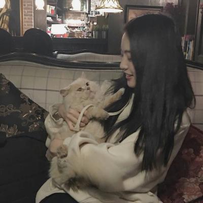 被狠狠拿捏住了!抱猫咪的仙气真人女生头像 女生头像 第12张 被狠狠拿捏住了!抱猫咪的仙气真人女生头像 女生头像 第12张