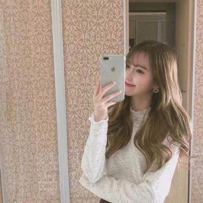📱超绝的拿手机真人女生头像来啦 女生头像 第19张 📱超绝的拿手机真人女生头像来啦 女生头像 第19张