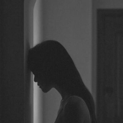 酷飒又伤感!2025真人女生高冷黑白头像来袭🥀 女生头像 第2张 酷飒又伤感!2025真人女生高冷黑白头像来袭🥀 女生头像 第2张