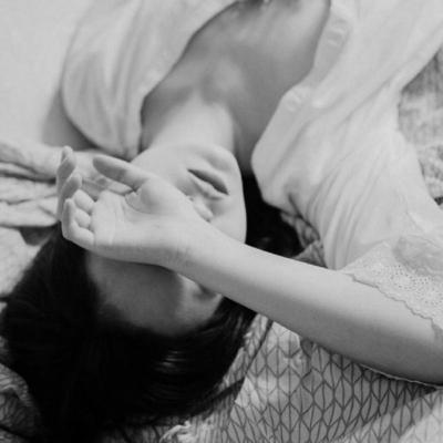 酷飒又伤感!2025真人女生高冷黑白头像来袭🥀 女生头像 第3张 酷飒又伤感!2025真人女生高冷黑白头像来袭🥀 女生头像 第3张