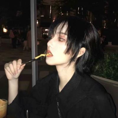 👸2025年必看的QQ非主流女生真人个性头像来啦 女生头像 第11张