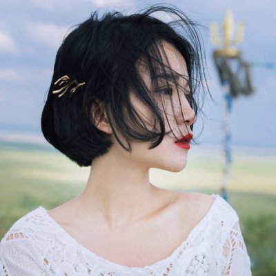 超酷真人短发女生头像来袭！帅炸啦💥 情侣头像 第1张