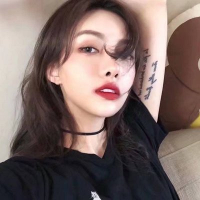 🔥2025超绝真人女生时尚潮流头像来袭 女生头像 第1张