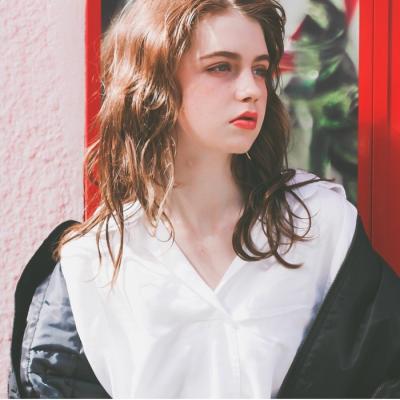 🔥2025必看！超火欧美范儿女生真人高清头像来袭 女生头像 第1张