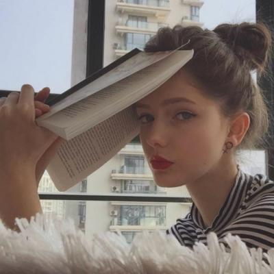 🔥2025必看！超火欧美范儿女生真人高清头像来袭 女生头像 第6张