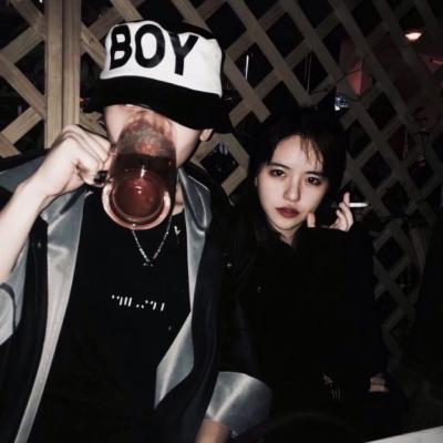 🆒2025时尚潮流超酷一左一右情侣头像图片 情侣头像 第24张 🆒2025时尚潮流超酷一左一右情侣头像图片 情侣头像 第24张