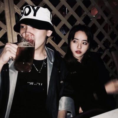 🆒2025时尚潮流超酷一左一右情侣头像图片 情侣头像 第23张 🆒2025时尚潮流超酷一左一右情侣头像图片 情侣头像 第23张