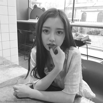2025真人黑白高清女微信头像来袭🥰 女生头像 第16张 2025真人黑白高清女微信头像来袭🥰 女生头像 第16张
