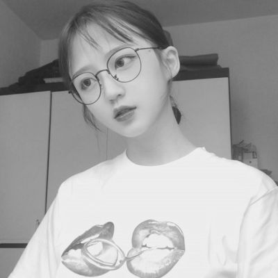 2025真人黑白高清女微信头像来袭🥰 女生头像 第3张 2025真人黑白高清女微信头像来袭🥰 女生头像 第3张