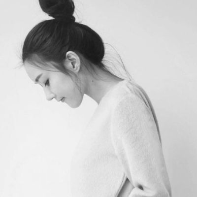 🔥2025超火黑白丧系女生真人图来袭 女生头像 第20张 🔥2025超火黑白丧系女生真人图来袭 女生头像 第20张
