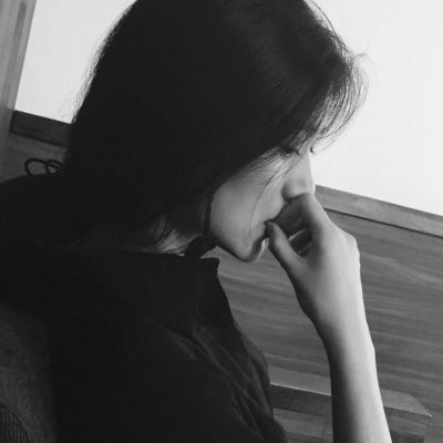🔥2025超火黑白丧系女生真人图来袭 女生头像 第8张 🔥2025超火黑白丧系女生真人图来袭 女生头像 第8张