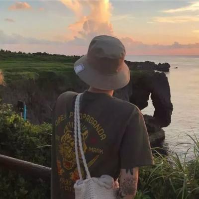 头像简约背影,狠狠拿捏氛围感 男生头像 第11张 头像简约背影,狠狠拿捏氛围感 男生头像 第11张