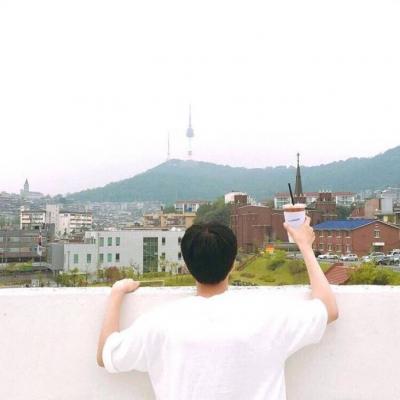 头像简约背影,狠狠拿捏氛围感 男生头像 第20张 头像简约背影,狠狠拿捏氛围感 男生头像 第20张